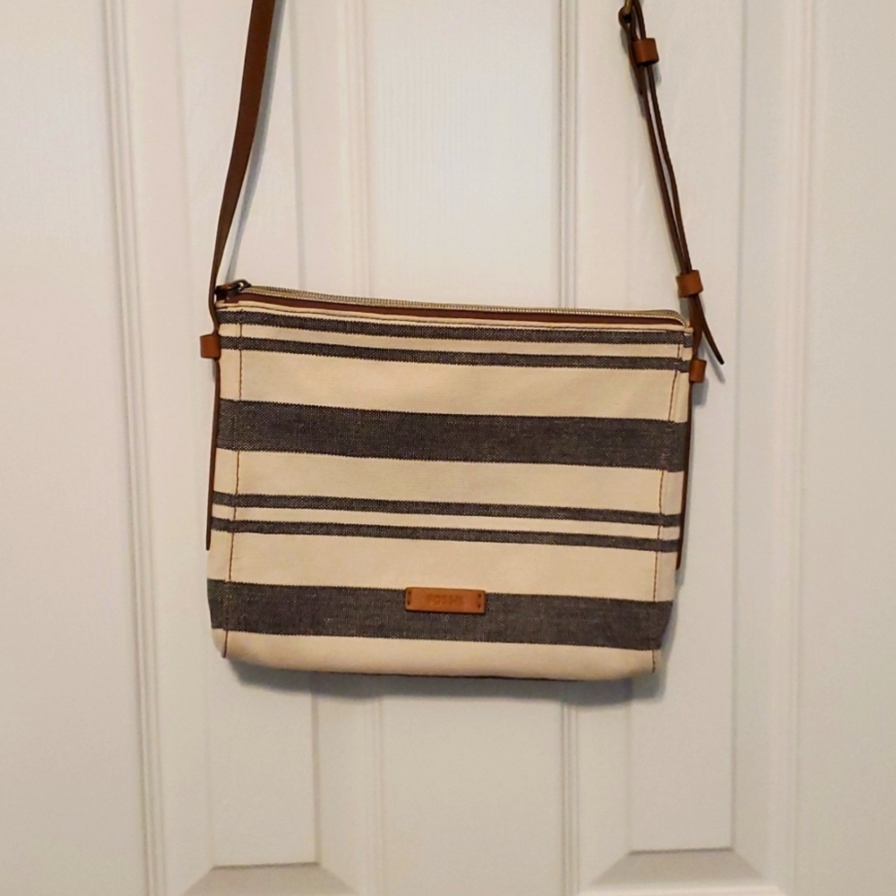 Fossil cross body bag